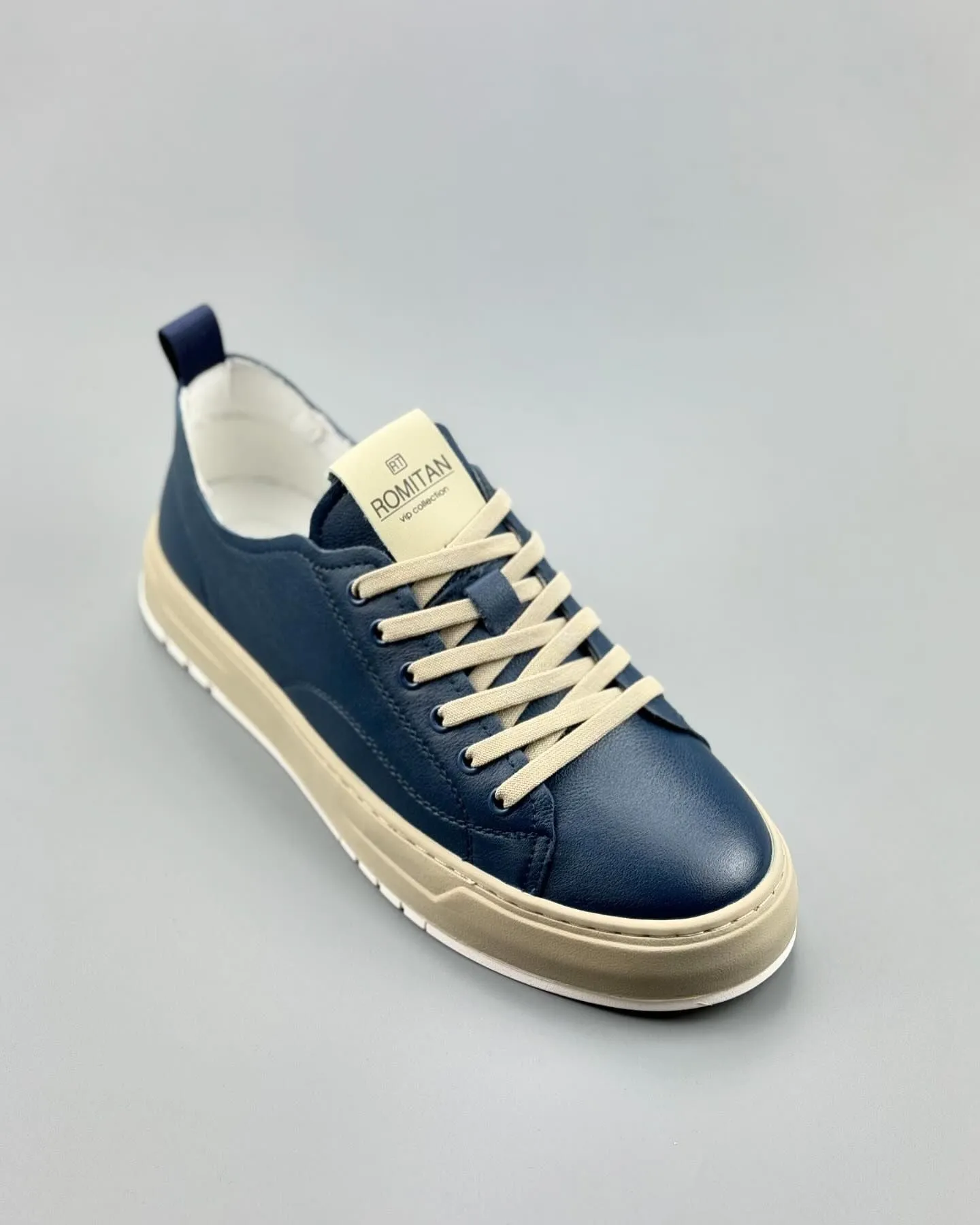 Blue casual leather sneakers