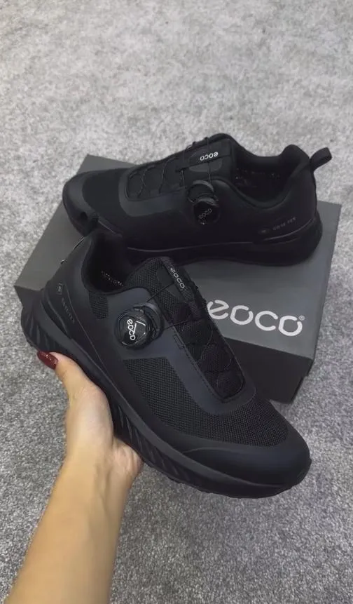 Knob black casual sneakers