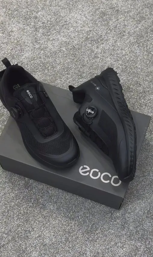 Knob black casual sneakers