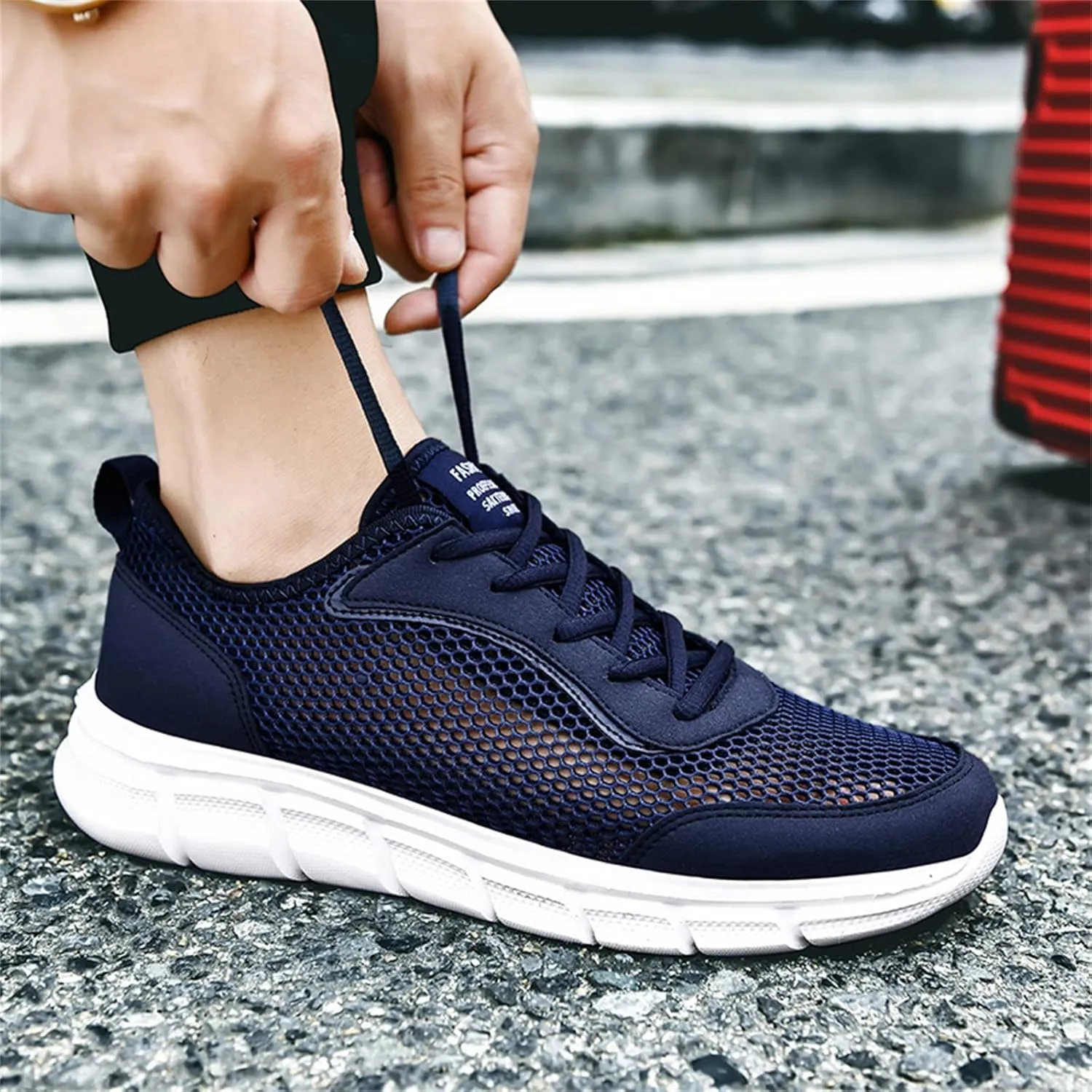 Men's Breathable Barefoot Shoes Breathable and Light Outdoor Comfy Walking Shoe Business Casual Versatile Shoes