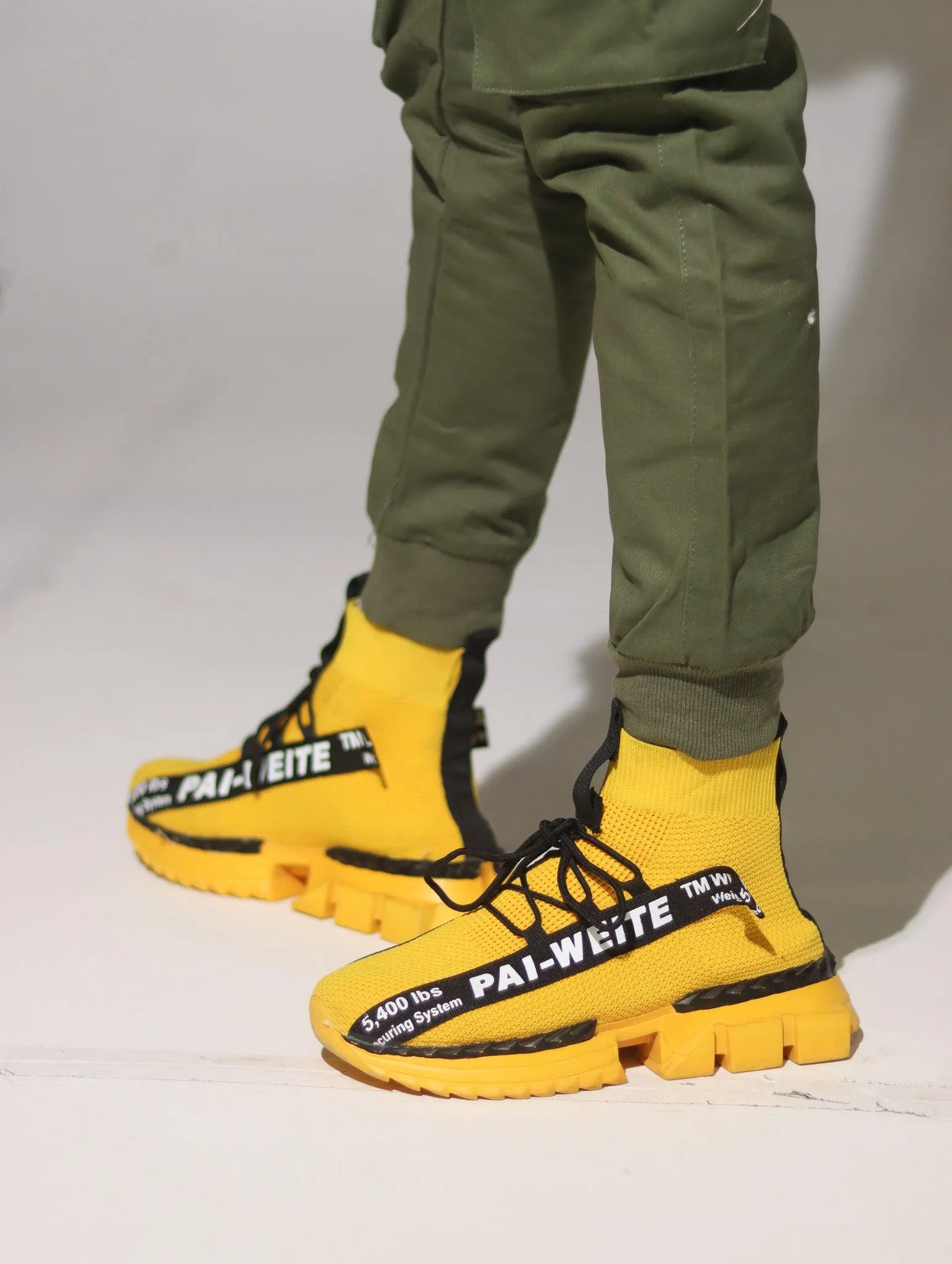Men's Outdoor Flashy Walking High Top Sneakers
