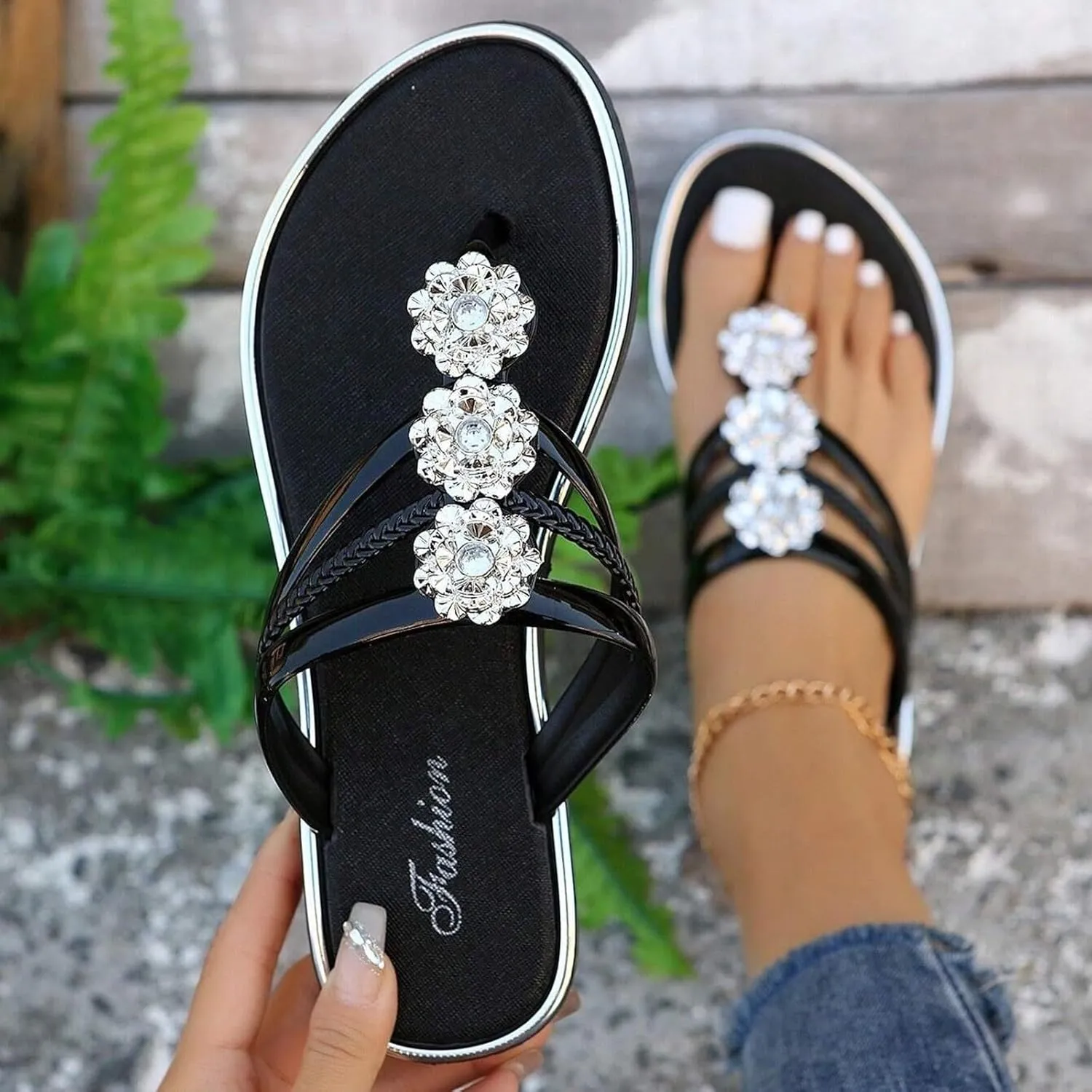 Rhinestone Sandals for Women Sparkly Sandals Cool Slippers Female Soft Soled Non Slip Wear Resisting Flat Beach Flops